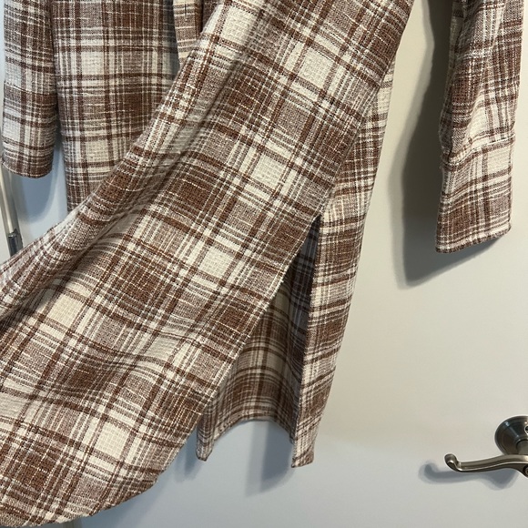 Like New VICI longline Shacket - Picture 4 of 4